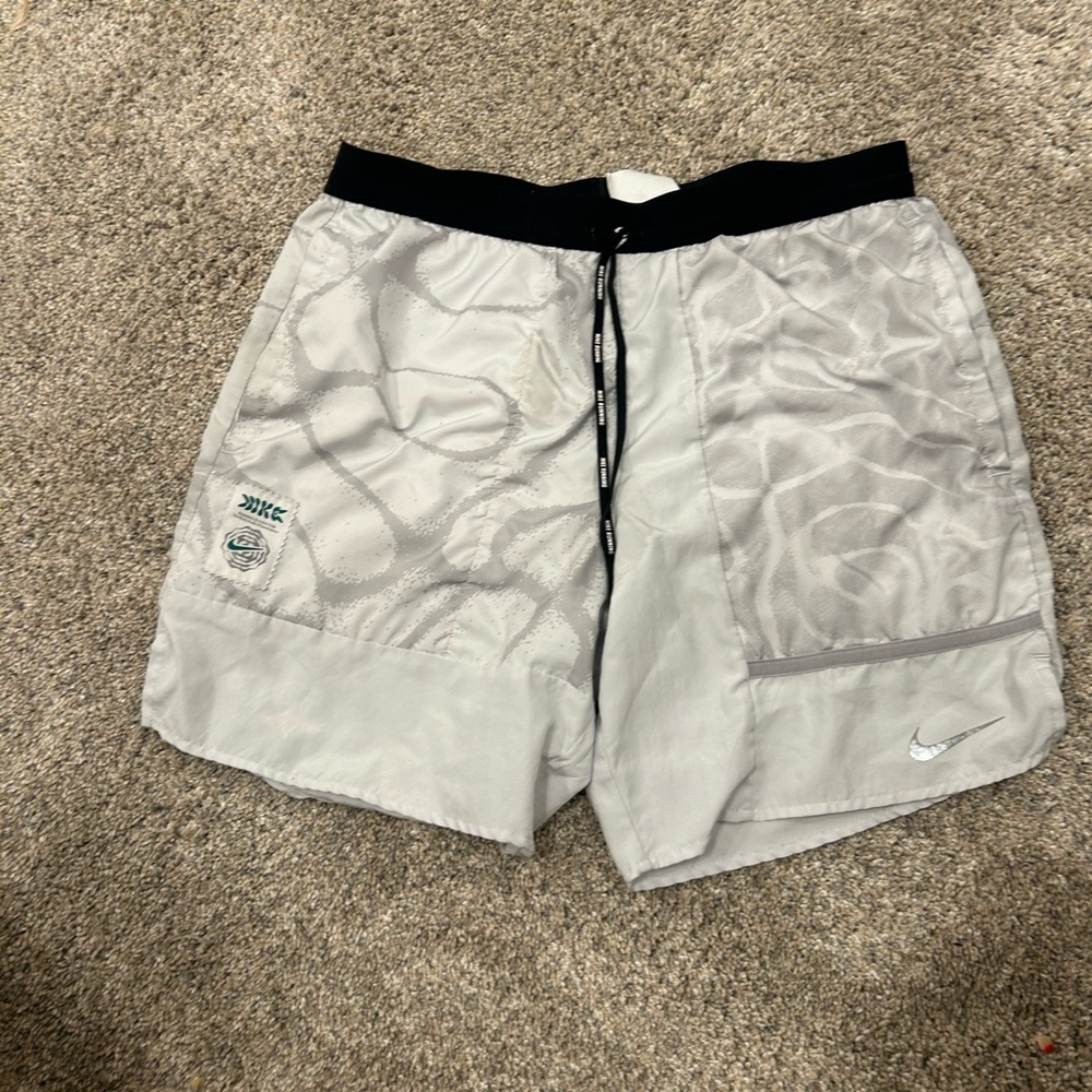 Men’s size small Nike shorts